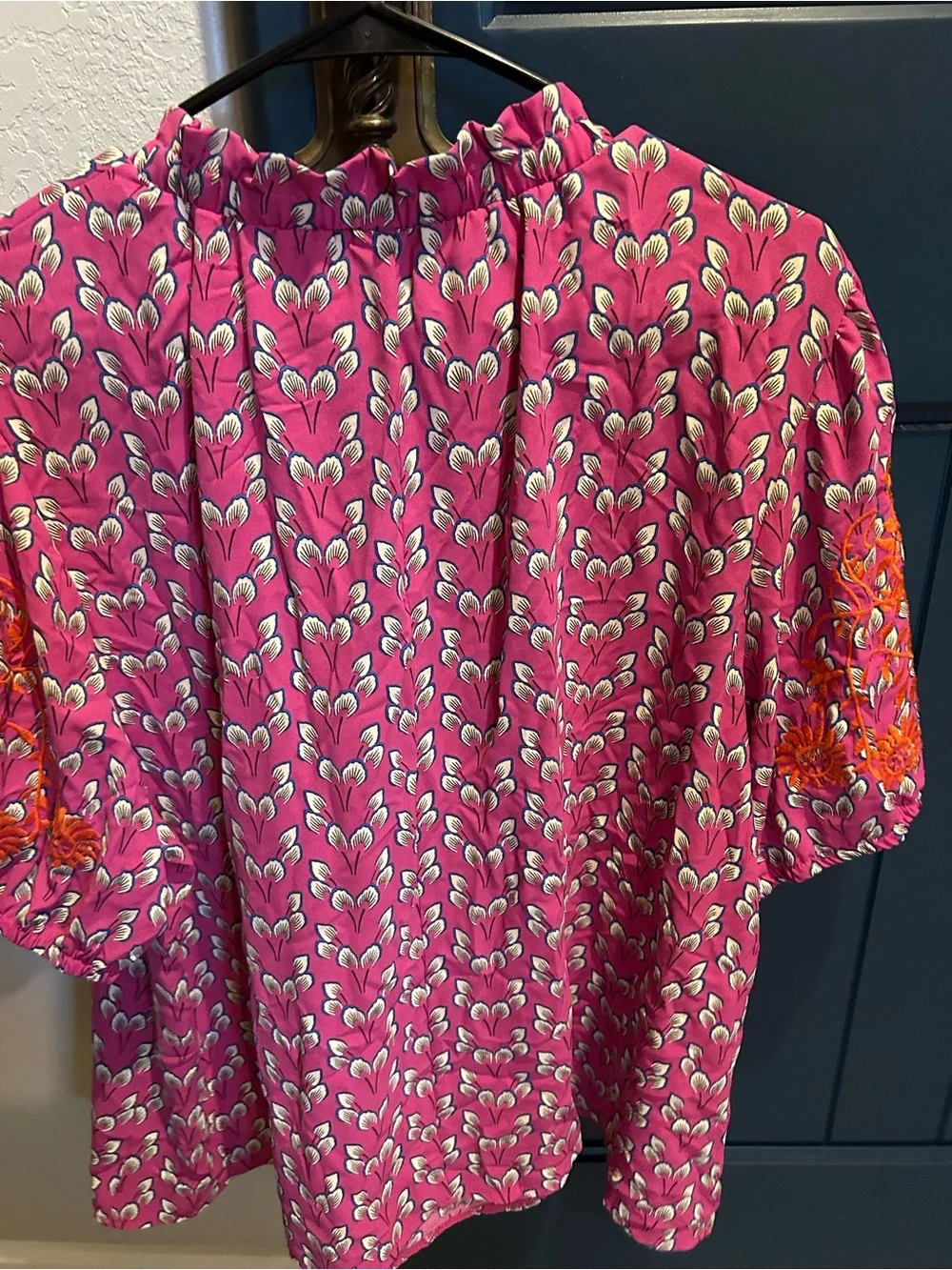SHEIN Fuchsia Floral Print Short Sleeve Blouse with Orange Embroidery - Picture 4 of 5